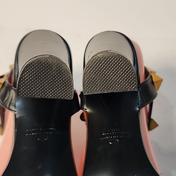 Valentino Garavani Black & Gold Block Heel - Picture 8 of 11